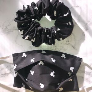 Mickey Mouse Face Mask and Scrunchie Set